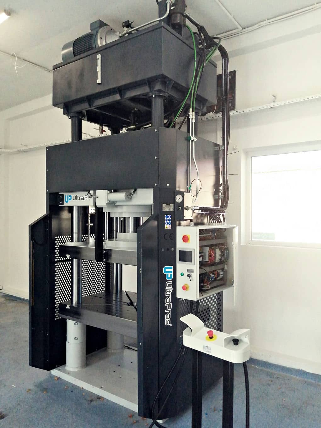PRASA 4-KOLUMNOWA 220T, SZYBKA 50MM/S, 1000x500
