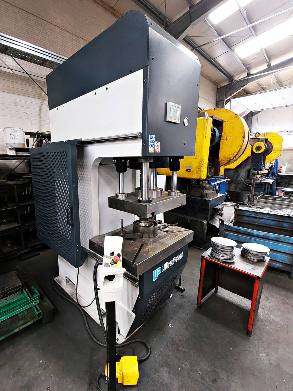 PRASA TYPU C 100T, SZYBKA 100 MM/S, 900x600
